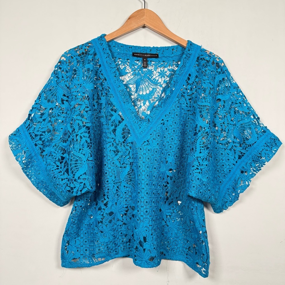 White House Black Market Turquoise Crochet V‑Neck, Size M
